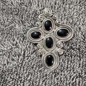 Vintage 925 silver and Onyx Cross Pendant b34